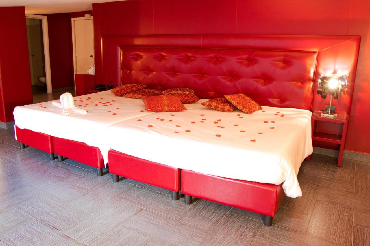 Hotel Masaniello Luxury Casoria Exterior photo