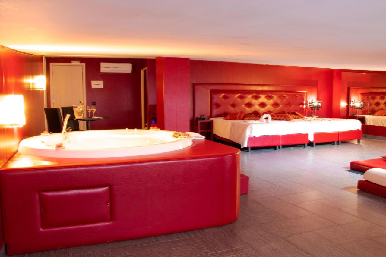Hotel Masaniello Luxury Casoria Exterior photo