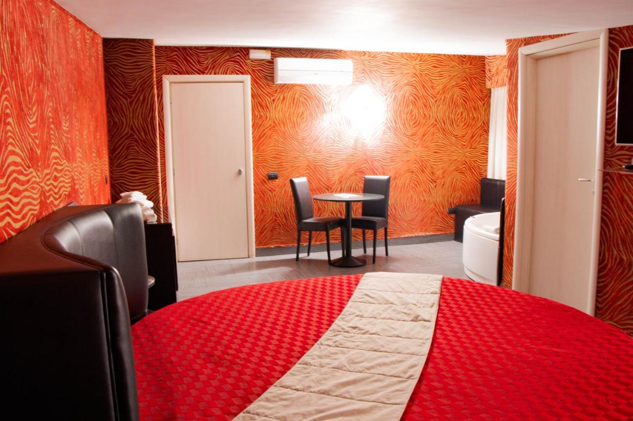 Hotel Masaniello Luxury Casoria Exterior photo