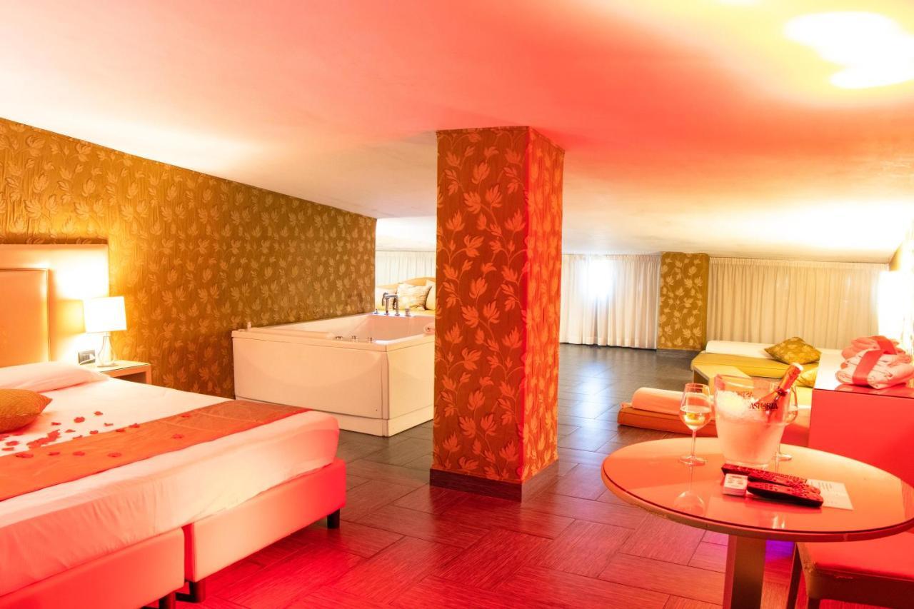 Hotel Masaniello Luxury Casoria Exterior photo