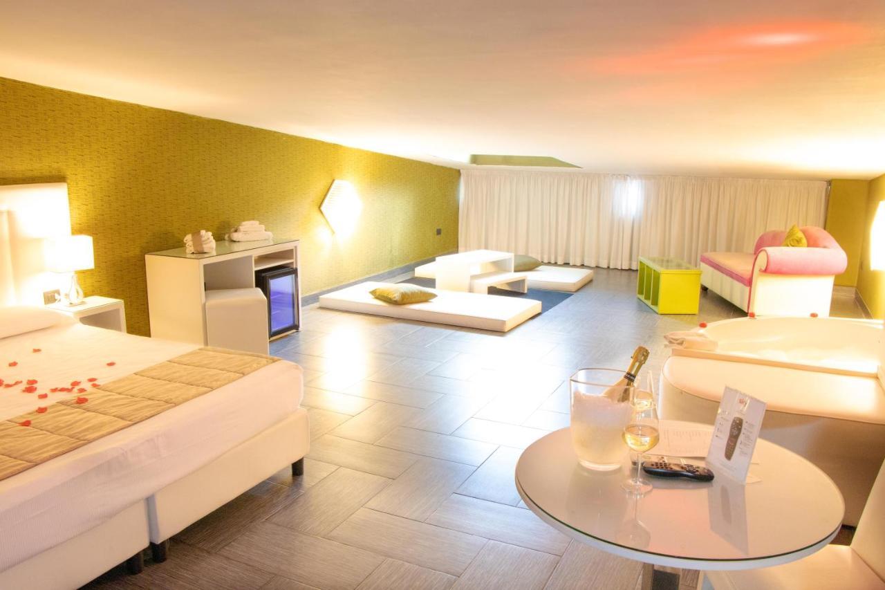Hotel Masaniello Luxury Casoria Exterior photo