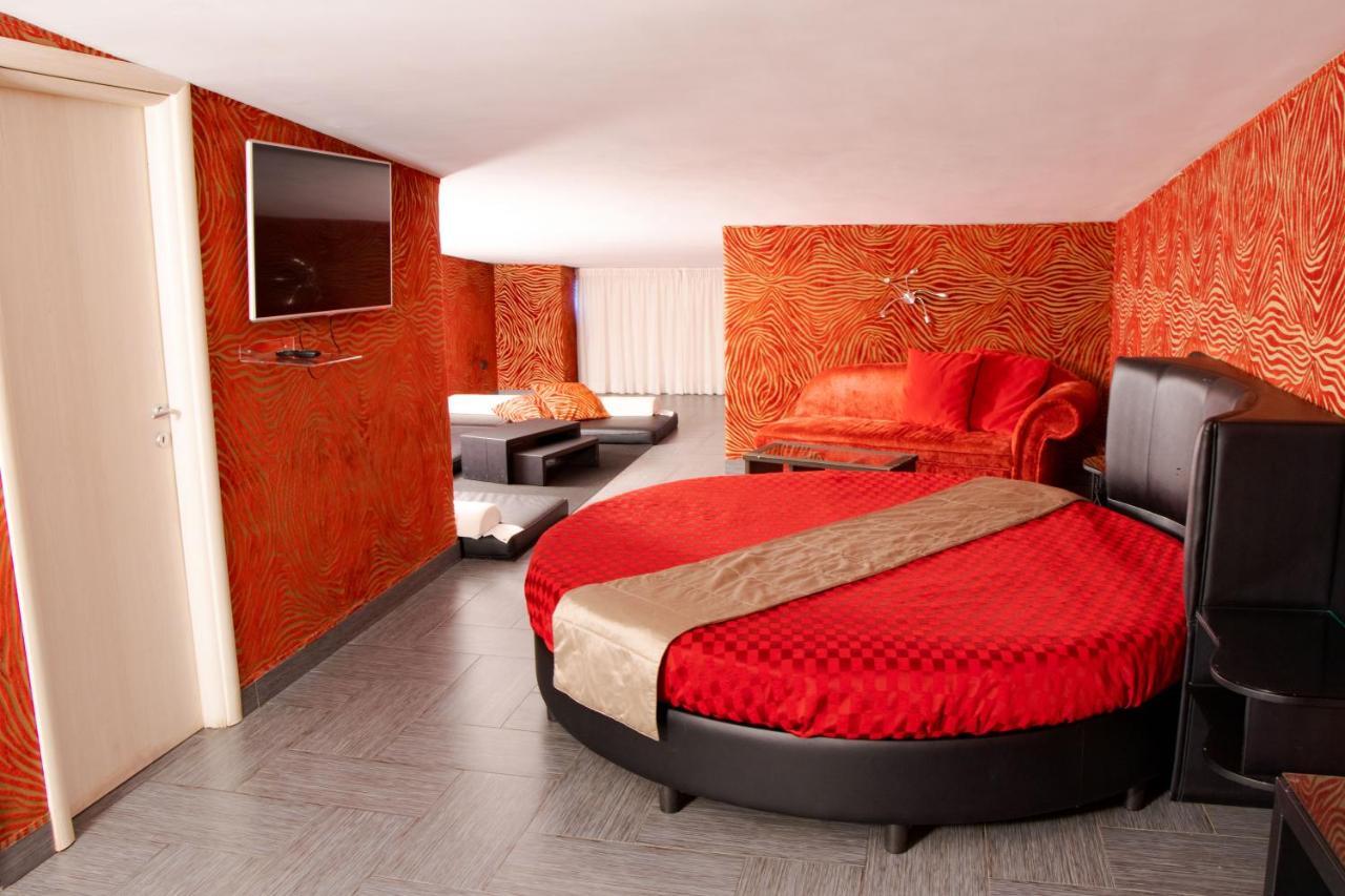 Hotel Masaniello Luxury Casoria Exterior photo
